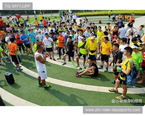 短跑队伍加强力量训练，核心稳定性增强