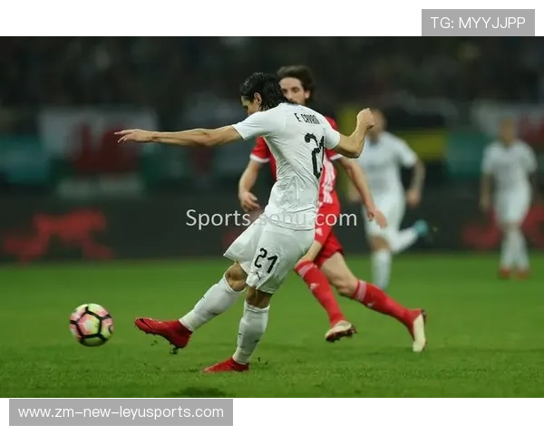 卡瓦尼倒挂金钩破门，全场沸腾：一次震撼心灵的经典时刻